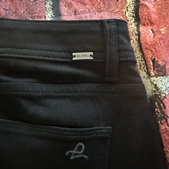 NWT DL1961 Coco Curvy Ankle jeans size 31
Pro 360 comfort stretch 
Inseam 30” - Picture 6 of 8